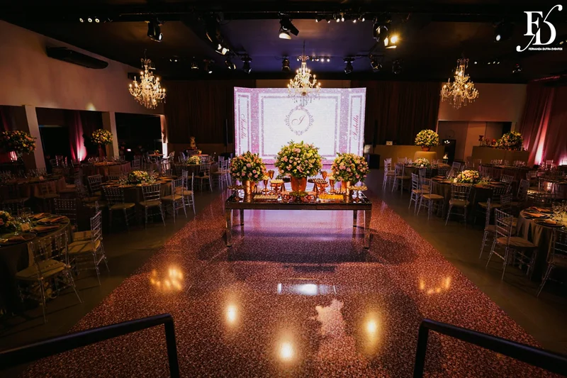 festa de aniversario de 15 anos realizada no party room em porto alegre com organização projeto de decoração e cerimonial de life eventos especiais cerimonialista em porto alegre