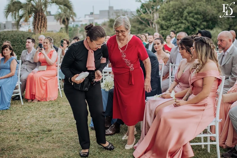 casamento no espaço paraíso em porto alegre cerimônia ao ar livre com decoração minimalista clean e delicada estilo pinterest por life eventos especiais