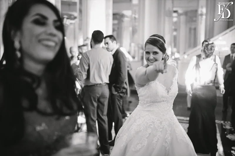 casamento com cerimônia na igreja centenária nossa senhora da conceição em porto alegre e recepção no clássico clube do comércio no salão dos espelhos com decoração clássica luxuosa e estilo imperial por life eventos especiais assessoria e cerimonial para casamento em porto alegre