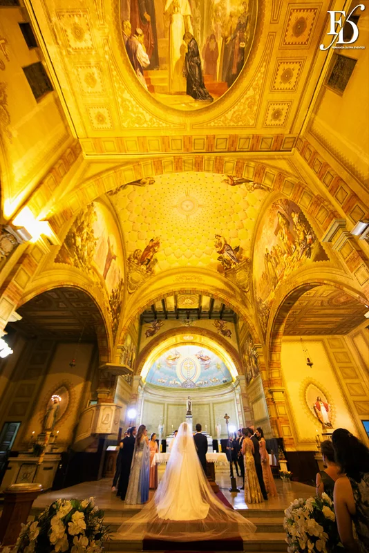 casamento com cerimônia na igreja santa teresinha do menino jesus e festa e recepção na casa vetro em Porto Alegre com organização e cerimonial de fernanda dutra da life eventos especiais cerimonialista em porto alegre