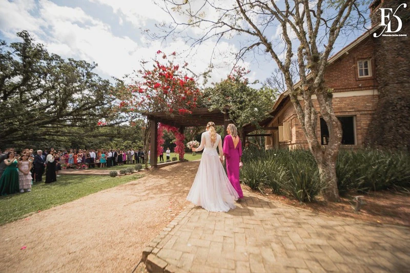casamento diurno almoço de domingo em família no alto da capela cerimônia ao ar livre