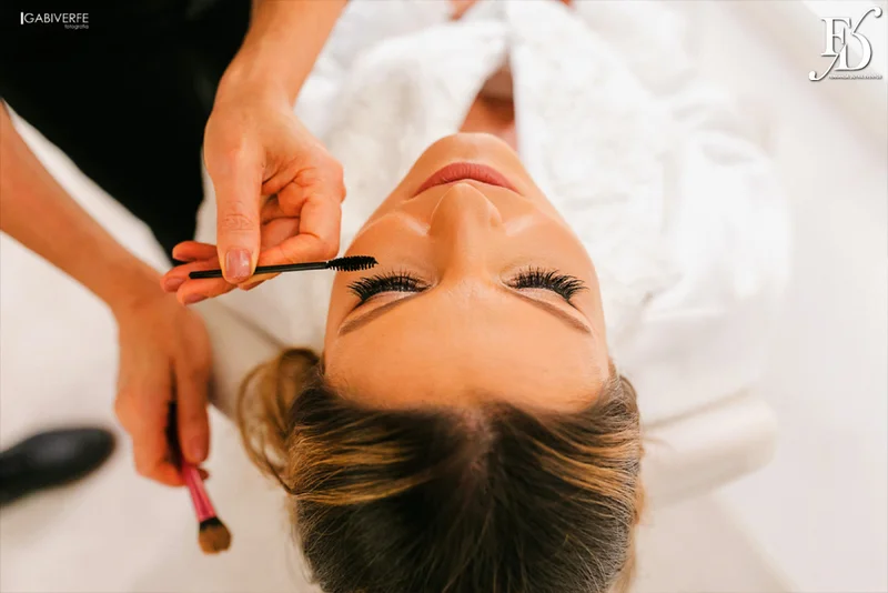 casamento com cerimônia na basílica nossa senhora das dores em porto alegre e festa na casa vetro com decoração luxuosa sofisticada exuberante em tons de rosa com parede de flores com organização projeto e cerimonial de life eventos especiais cerimonialista de casamentos em porto alegre