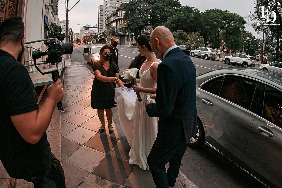 casamento com cerimonia na igreja nossa senhora da conceição em porto alegre e recepcao e festa no salão boa vista da associação leopoldina juvenil com assessoria de life eventos especiais cerimonialista em porto alegre
