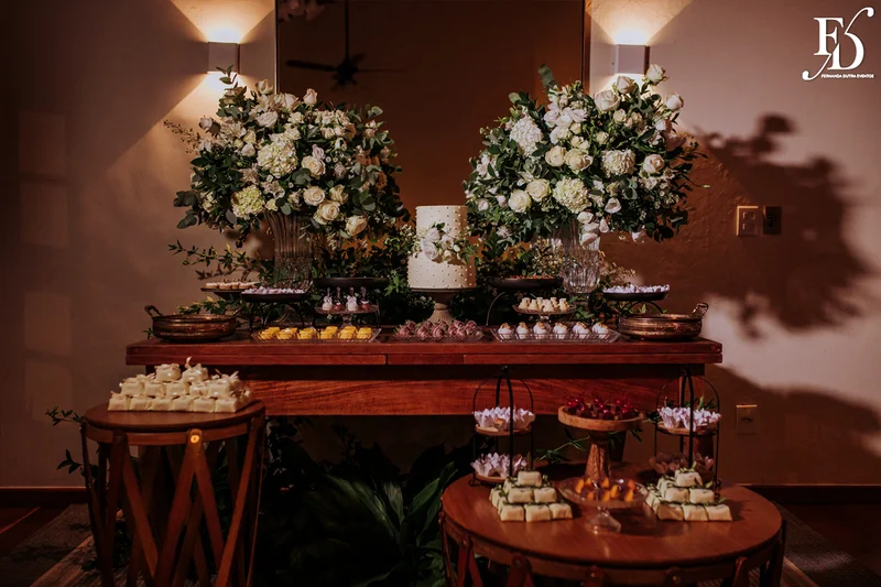 casamento realizado na casa na chácara em porto alegre mini-wedding intimista para 40 convidados com decoração clássica e elegante em branco e verde por life eventos especiais cerimonialistas em porto alegre