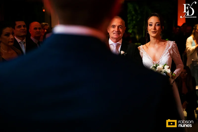 casamento com cerimônia e recepção no party room em porto alegre com projeto de decoração elegante e sofisticado em verde e branco estilo greenery por life eventos especiais cerimonial conduzido por fernanda dutra cerimonialista