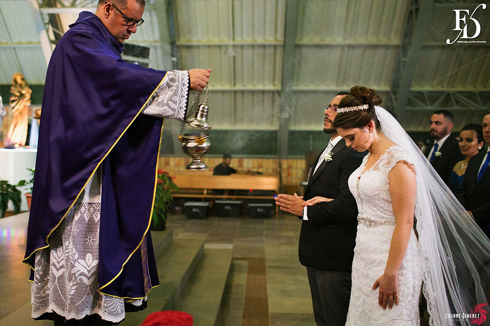 casamento com cerimônia no santuário mãe de deus em porto alegre e recepção e festa no salão por-dol-sol da aabb porto alegre com decoração simples elegante e sofisticada em verde cristais e branco por life eventos especiais cerimonial de casamento em porto alegre