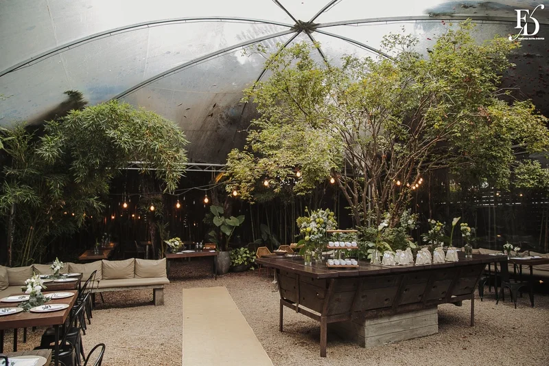 casamento mini-wedding no eat kitchen em novo hamburgo com decoração verde e branco estilo greenery