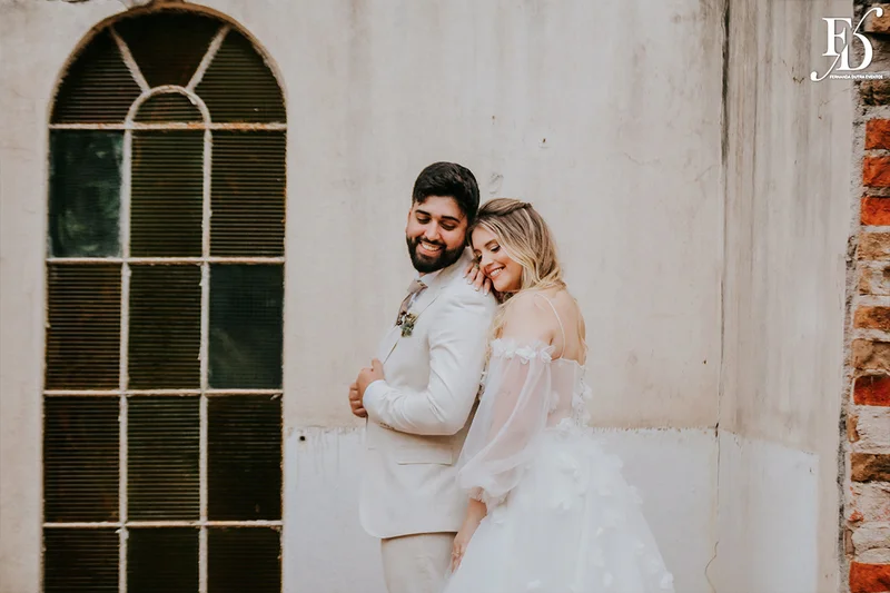 casamento divertido e animado na casa na chácara, em porto alegre; um casal jovem, despojado, que queria celebrar esse momento com um rodízio de pizza - casamento com pizza - decoração estilo boho wedding em tons terrosos cerimonial de life eventos especiais