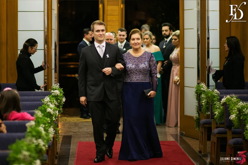 casamento com cerimônia na casa vetro em porto alegre e cerimônia na igreja cristo bom pastor com decoração clean clássica sofisticada e contemporânea em branco verde prataria e cristais por life eventos esepciais cerimonialista wedding planner em porto alegre