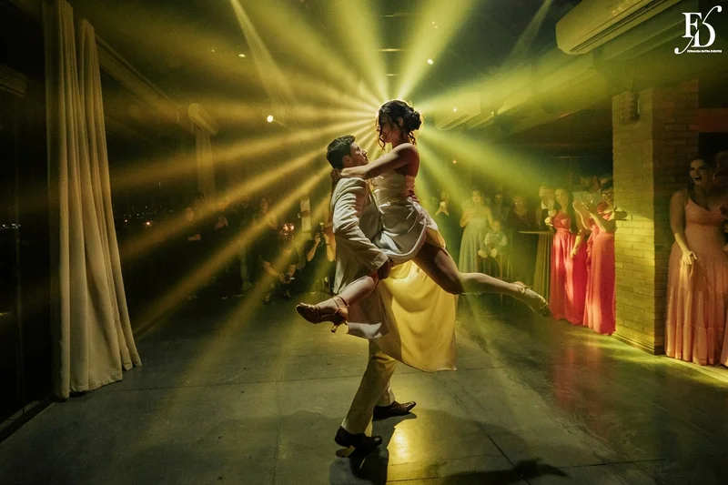 casamento no espaço paraíso em porto alegre cerimônia ao ar livre com decoração minimalista clean e delicada estilo pinterest por life eventos especiais