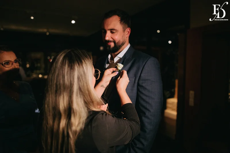 casamento no le bistrot em porto alegre organizado por life eventos especiais organizado por life eventos especiais com cerimônia no local e decoração clássica elegante e sofisticada em branco verde e prata com planejamento organização e execução de life eventos especias em porto alegre