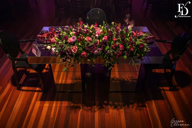 festa de aniversario de 15+2 evento adiado por 2 anos realizado na casa vetro em porto alegre com decoração moderna sofisticada luxuosa em tons de lilás e prata por life eventos especiais cerimonialista para festas de 15 anos em porto alegre