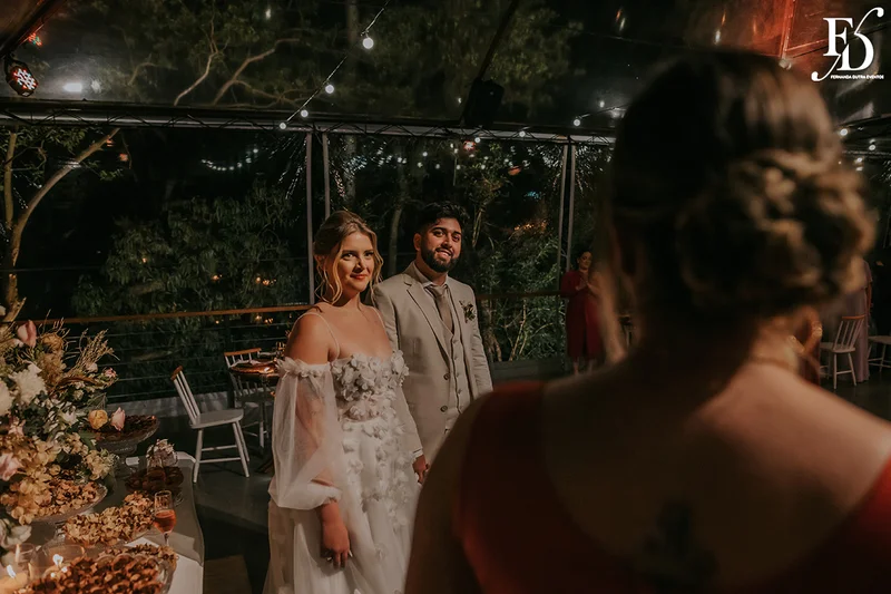 casamento divertido e animado na casa na chácara, em porto alegre; um casal jovem, despojado, que queria celebrar esse momento com um rodízio de pizza - casamento com pizza - decoração estilo boho wedding em tons terrosos cerimonial de life eventos especiais