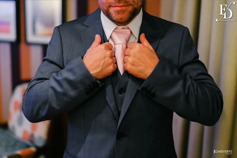 casamento com cerimônia na basílica nossa senhora das dores em porto alegre e festa na casa vetro com decoração luxuosa sofisticada exuberante em tons de rosa com parede de flores com organização projeto e cerimonial de life eventos especiais cerimonialista de casamentos em porto alegre