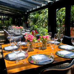 casamento matinal diurno com cerimônia ao ar livre realizado no restaurante le bistrot em porto alegre com organização projeto e cerimonial de fernanda dutra da life eventos especiais com decoração em tons de rosa preto e prata