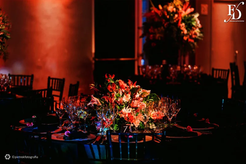 festa de formatura em arquitetura e urbanismo pela pucrs realizada na casa vetro em porto alegre com decoração elegante moderna e sofisticada por life eventos especiais cerimonialista em porto alegre