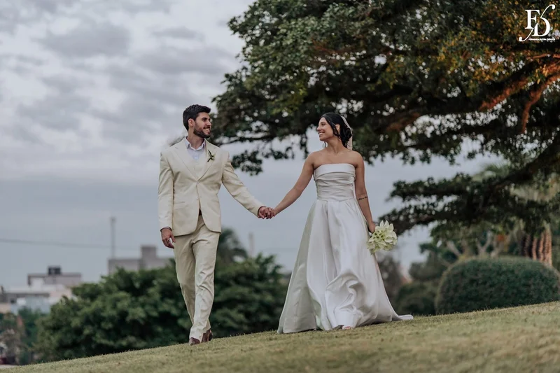 casamento no espaço paraíso em porto alegre cerimônia ao ar livre com decoração minimalista clean e delicada estilo pinterest por life eventos especiais