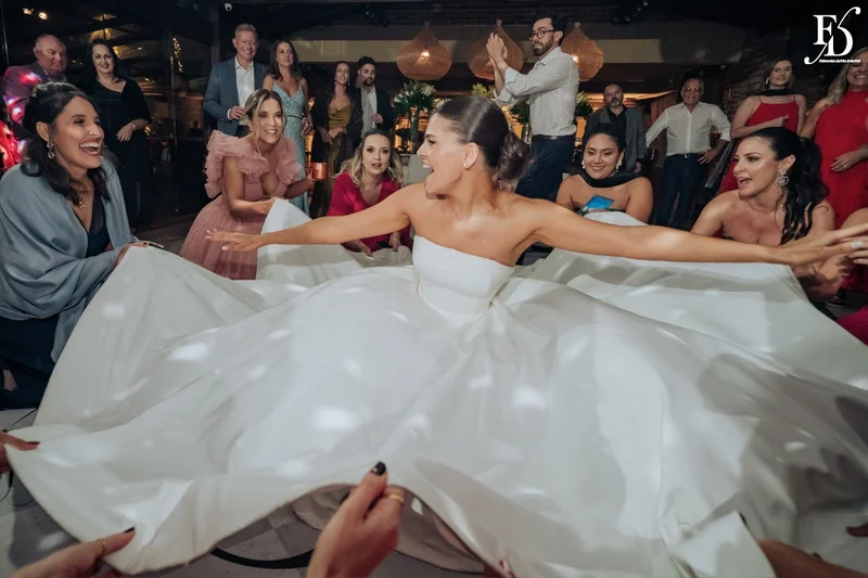 casamento no alto da capela em porto alegre com decoração elegante sofisticada delicada em verde e branco por life eventos especiais 