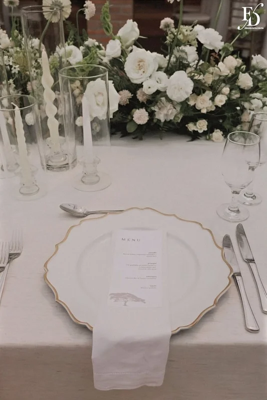 recepção no espaço paraíso em porto alegre viamão alvorada mesa dos noivos classica europea stylling cloud dancer