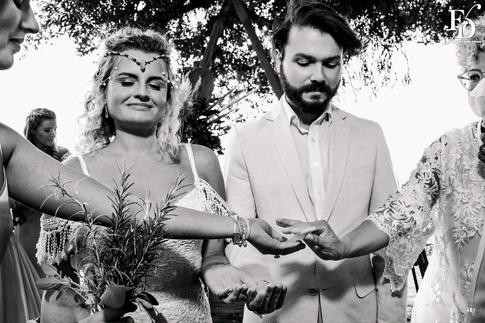 casamento reikiano a beira do rio guaíba em porto alegre de thaise tevah filha do eduardo tevah e hipolito renan realizado na praia do espaço arbório com assessoria e projeto de decoração de life eventos especiais