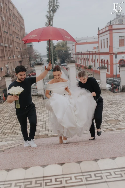 casamento igreja basílica nossa senhora das dores cerimonial levando a noiva na chuva