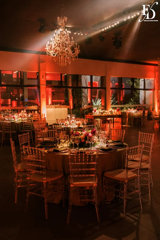casamento com cerimônia na Igreja Basílica Nossa Senhora das Dores, em Porto Alegre, com recepção e festa no Party Room, com decoração romântica, simples e delicada por Life Eventos Especiais Cerimonialista de Casamento em Porto Alegre
