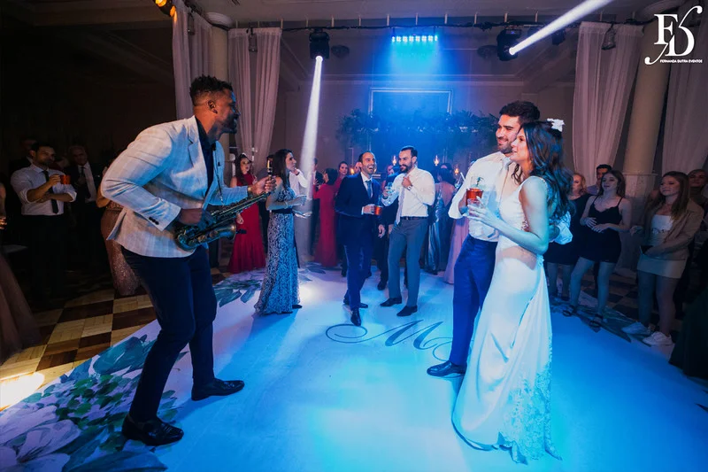 celebração de casamento civil realizada no salão imperatriz da associação leopoldina juvenil em porto alegre estilo botânico greenery luxuoso e sofisticado por life eventos especiais