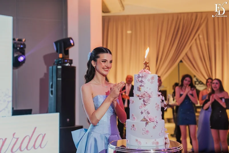 hora do parabéns festa de 15 anos na praça dos fundadores do grêmio náutico união GNU