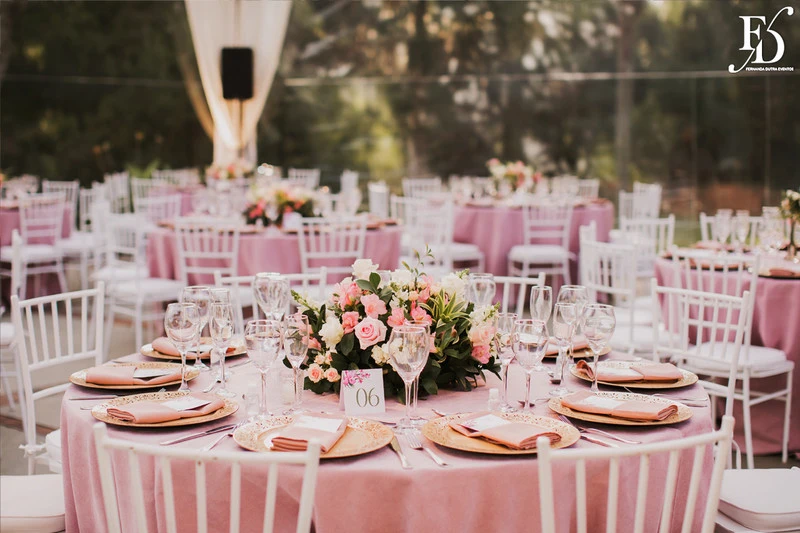 casamento realizado na alameda figueira em cachoeirinha com decoração romântica e delicada em tons de rosa e verde com bouganvilles por life eventos especiais assessoria e cerimonial de casamentos em porto alegre