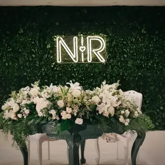 Casamento de Nádia e Rafael na Igreja do Relógio e recepção no São Leopoldo Tênis Clube. Decoração clássica em verde, branco e prata, com sofisticação e romantismo. Organização Life Eventos Especiais.