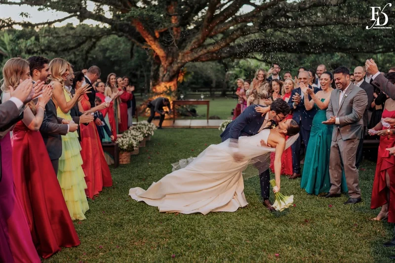 casamento no alto da capela em porto alegre com decoração elegante sofisticada delicada em verde e branco por life eventos especiais cerimônia ao ar livre