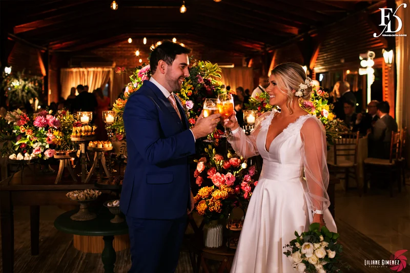 casamento realizado no sítio da figueira em porto alegre numa noite fria de inverno com decoração rústico delicada botânica organização e cerimonial de life eventos especiais cerimonialista para casamentos em porto alegre