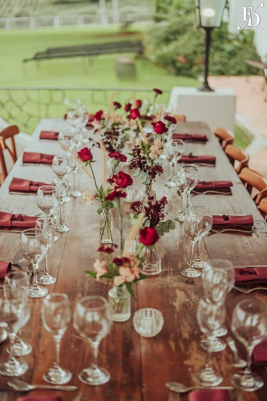 casamento organizado por life eventos especiais na estância das oliveiras em viamão com decoração campeira rústica e minimalista para um casal autêntico e cheio de personalidade