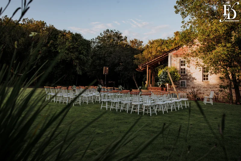 casamento realizado na casa na chácara em porto alegre mini-wedding intimista para 40 convidados com decoração clássica e elegante em branco e verde por life eventos especiais cerimonialistas em porto alegre