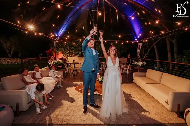 casamento realizado na casa na chácara em porto alegre mini-wedding intimista para 40 convidados com decoração clássica e elegante em branco e verde por life eventos especiais cerimonialistas em porto alegre