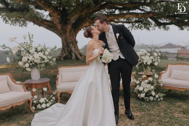 recepção no espaço paraíso em porto alegre viamão alvorada recepção externa decoração europeia cloud dancer european stylling brinde dos noivos