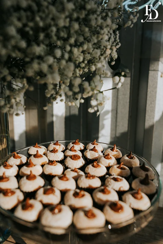casamento realizado com almoço no le bistrot gourmet em porto alegre e após o almoço celebração de casamento no eat kitchen embarcadero com uma vista fantástica do rio guaíba um por-do-sol de cinema por life eventos especiais