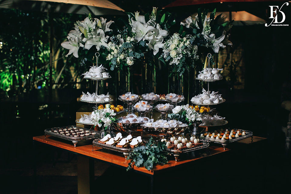 mini-wedding casamento com decoração clássica realizado no le bistrot gourmet em porto alegre por life eventos especiais cerimonialista assessoria e organização de casamento em porto alegre fernanda dutra ittalo reis