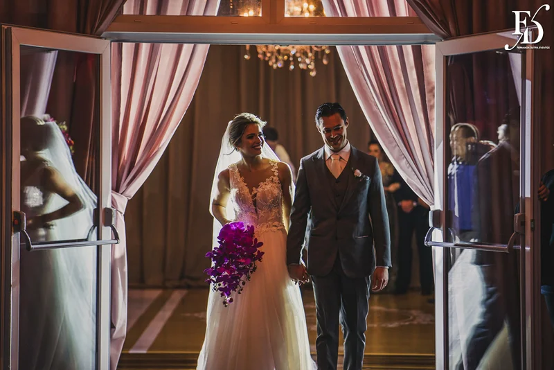 casamento com cerimônia no salão da casa vetro em porto alegre com decoração sofisticada luxuosa requintada com inspiração francesa por life eventos especiais cerimonialista em porto alegre especializada em casamento