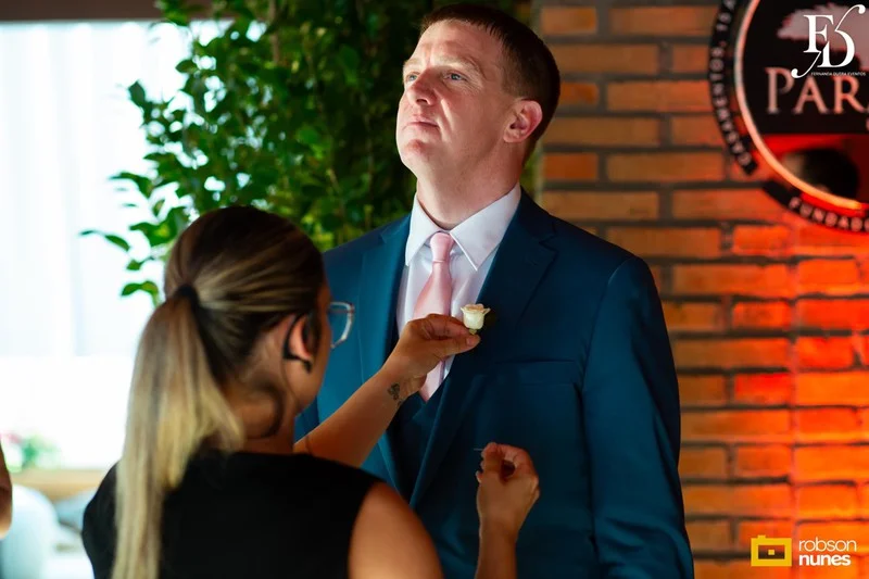 casamento destination wedding no Espaço Paraíso em Porto Alegre Alvorada Viamão noivo americano e noiva brasileira equipe bilingue de cerimonial evento com decoração romântida elegante e sofisticada em tons de rosa