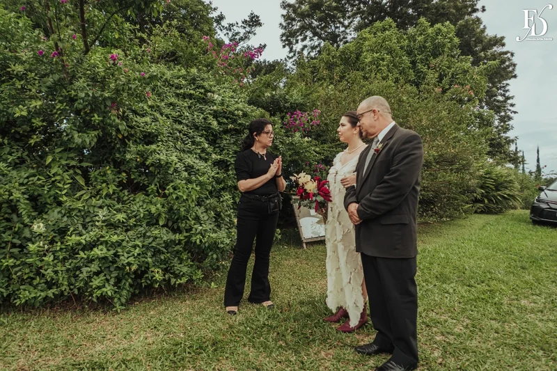 casamento organizado por life eventos especiais na estância das oliveiras em viamão com decoração campeira rústica e minimalista para um casal autêntico e cheio de personalidade