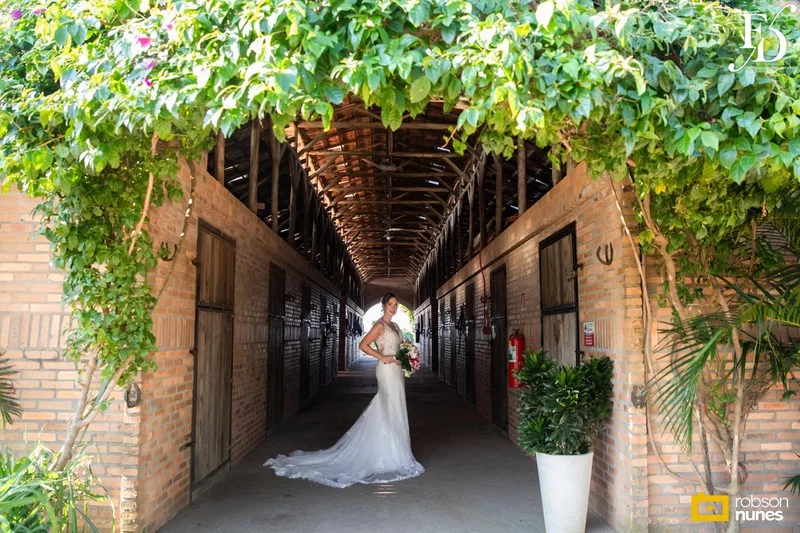 casamento destination wedding no Espaço Paraíso em Porto Alegre Alvorada Viamão noivo americano e noiva brasileira equipe bilingue de cerimonial evento com decoração romântida elegante e sofisticada em tons de rosa