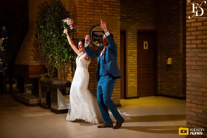 casamento destination wedding no Espaço Paraíso em Porto Alegre Alvorada Viamão noivo americano e noiva brasileira equipe bilingue de cerimonial evento com decoração romântida elegante e sofisticada em tons de rosa