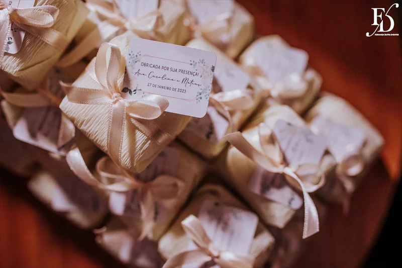 casamento realizado na casa na chácara em porto alegre mini-wedding intimista para 40 convidados com decoração clássica e elegante em branco e verde por life eventos especiais cerimonialistas em porto alegre