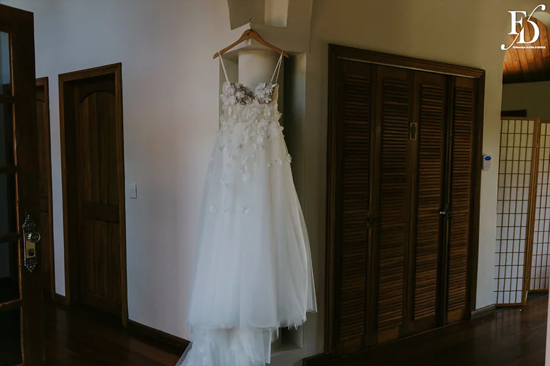 casamento divertido e animado na casa na chácara, em porto alegre; um casal jovem, despojado, que queria celebrar esse momento com um rodízio de pizza - casamento com pizza - decoração estilo boho wedding em tons terrosos cerimonial de life eventos especiais