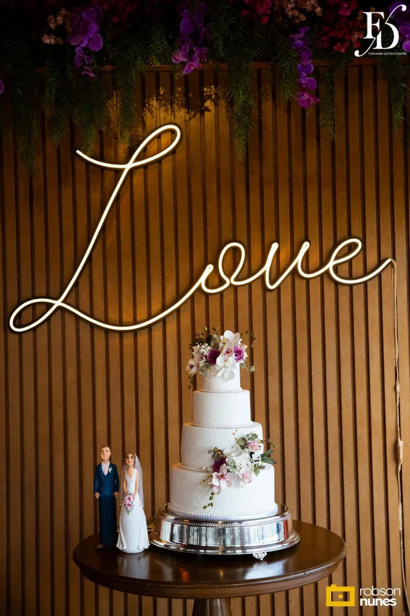 casamento destination wedding no Espaço Paraíso em Porto Alegre Alvorada Viamão noivo americano e noiva brasileira equipe bilingue de cerimonial evento com decoração romântida elegante e sofisticada em tons de rosa