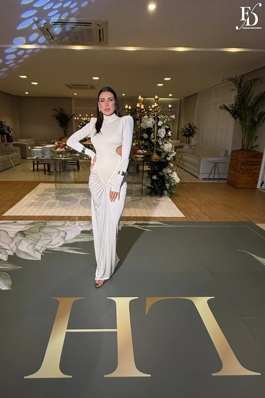 festa de aniversário de leissa hertzog com tema luz e sombra realizado no rossi parque panamby em porto alegre com decoração elegante e sofisticada