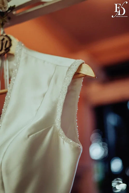 casamento com cerimônia e recepção realizados no salão imperatriz da associação leopoldina juvenil em porto alegre com decoração clássica em verde branco e prato por life eventos especiais assessoria de eventos em porto alegre