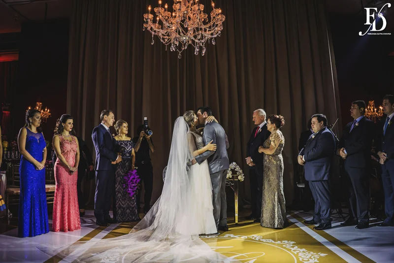 casamento com cerimônia no salão da casa vetro em porto alegre com decoração sofisticada luxuosa requintada com inspiração francesa por life eventos especiais cerimonialista em porto alegre especializada em casamento