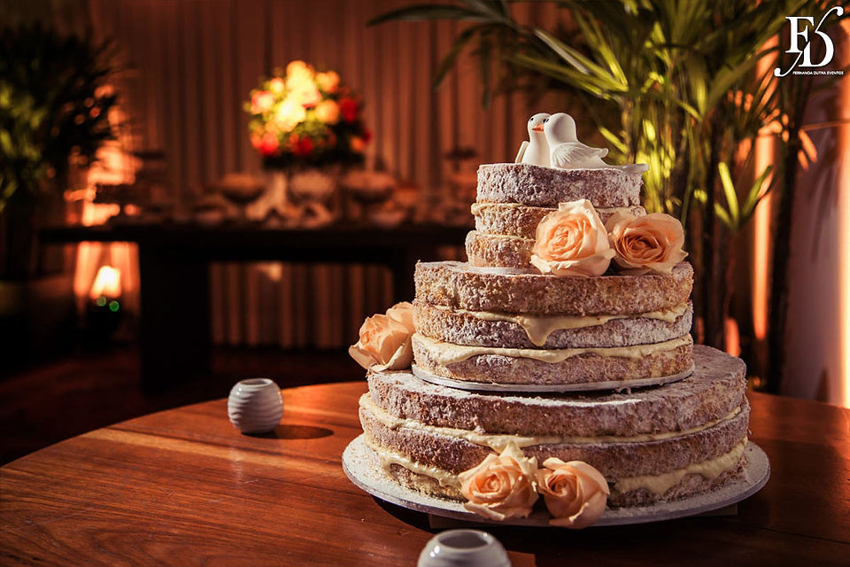 casamento com cerimônia e recepção no merci casa de eventos em porto alegre com decoração romântica rústico provençal delicada em coral e amarelo por life eventos especiais cerimonialista em porto alegre